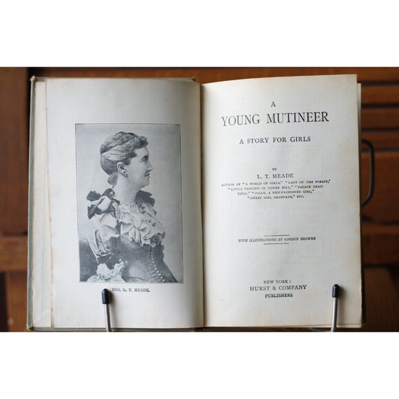 Antique Book "A Young Mutineer, A Story For Girls" by L. T. Meade Rare Misprint - Picture 4 of 5